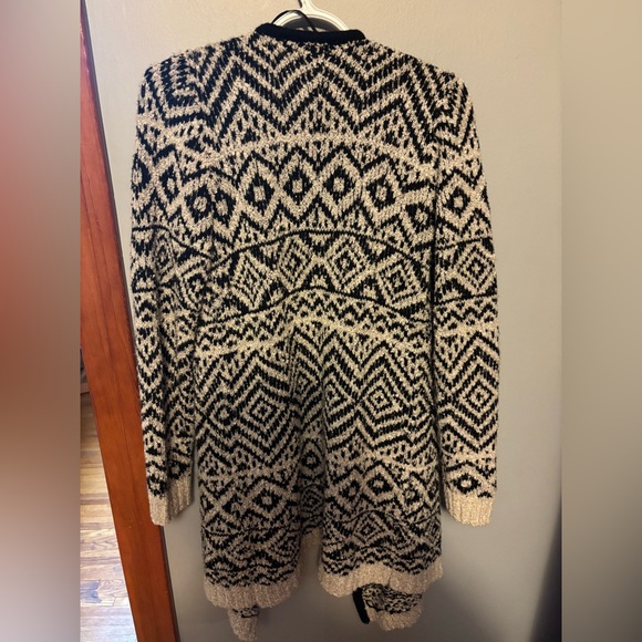 Geometric Patterned Long Sleeve Cardigan - Picture 5 of 5